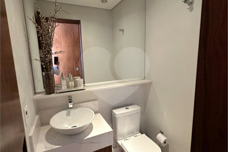 Apartamento à venda com 3 quartos, sendo 2 suítes, em Vila Olímpia, São Paulo, SP