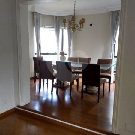 Apartamento à venda com 4 quartos, sendo 3 suítes, em Aclimação, São Paulo, SP
