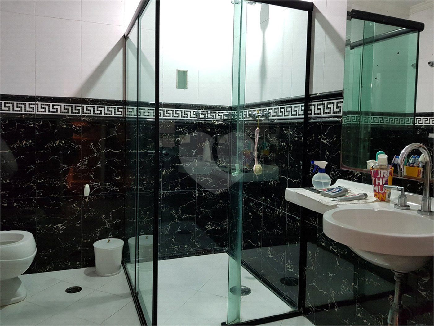 Sobrado à venda com 4 quartos, sendo 2 suítes, em Jardim Marajoara, São Paulo, SP