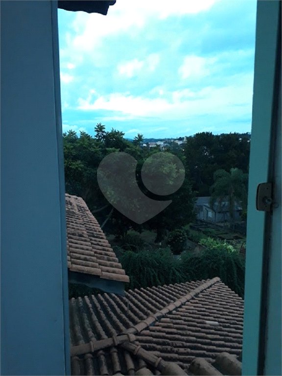 Sobrado à venda com 5 quartos, sendo 3 suítes, em Campos de Atibaia, Atibaia, SP