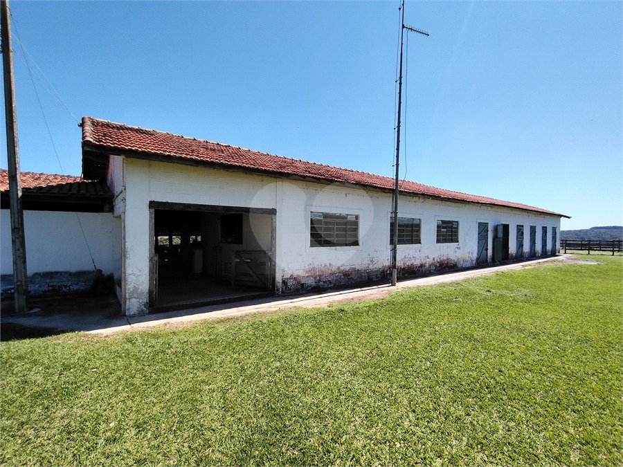 Fazenda para alugar com 3 quartos em Vila Santana, Itapetininga, SP