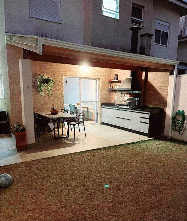 Casa à venda com 3 quartos, sendo 1 suíte,  no condomínio Villagio Imperiale, Louveira - SP