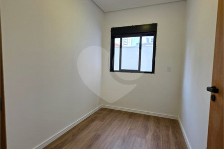 Sobrado à venda com 3 quartos, sendo 1 suíte, em Vila Gumercindo, São Paulo, SP