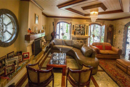 Casa à venda com 4 quartos, sendo 2 suítes, em Brooklin Velho, São Paulo, SP
