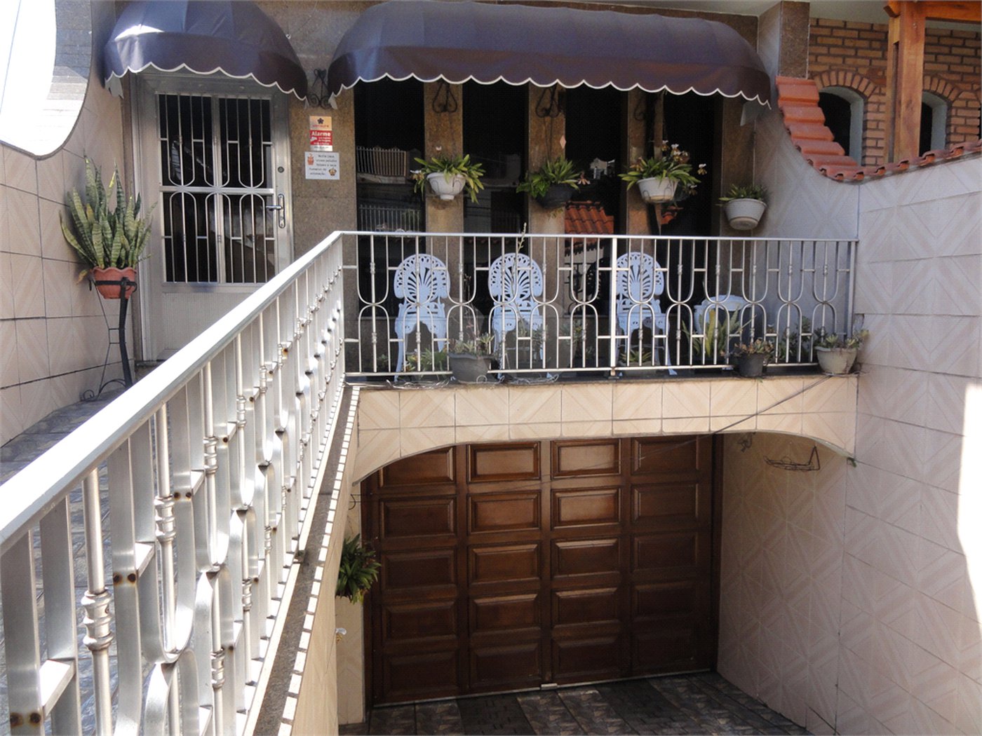 Sobrado à venda com 6 quartos, sendo 4 suítes, em Tremembé, São Paulo, SP