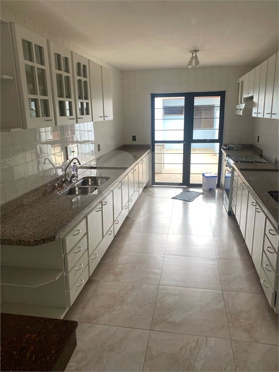 Casa à venda com 4 suítes no Centro, Itapetininga, SP