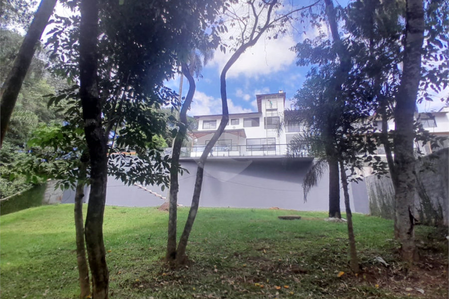 Casa à venda ou para alugar com 3 suítes no condomínio Sausalito, Mairiporã - SP
