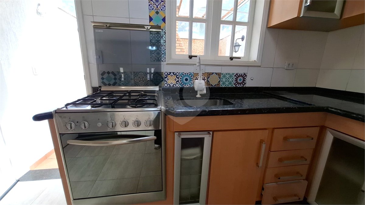 Casa à venda com 2 suítes no condomínio Village Palmas, São Paulo - SP