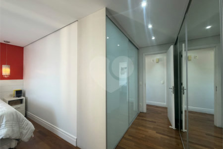 Apartamento à venda com 3 suítes em Jardim Marajoara, São Paulo, SP