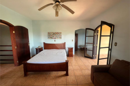Casa à venda com 4 quartos, sendo 1 suíte, em Alpes D'ouro, Bom Jesus dos Perdões, SP