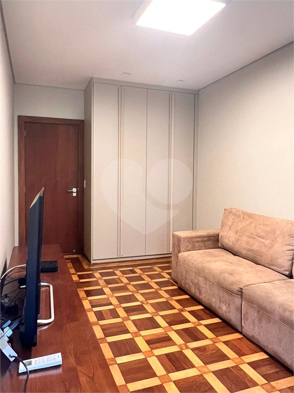 Sobrado à venda com 5 quartos, sendo 2 suítes, em Vila Inah, São Paulo, SP
