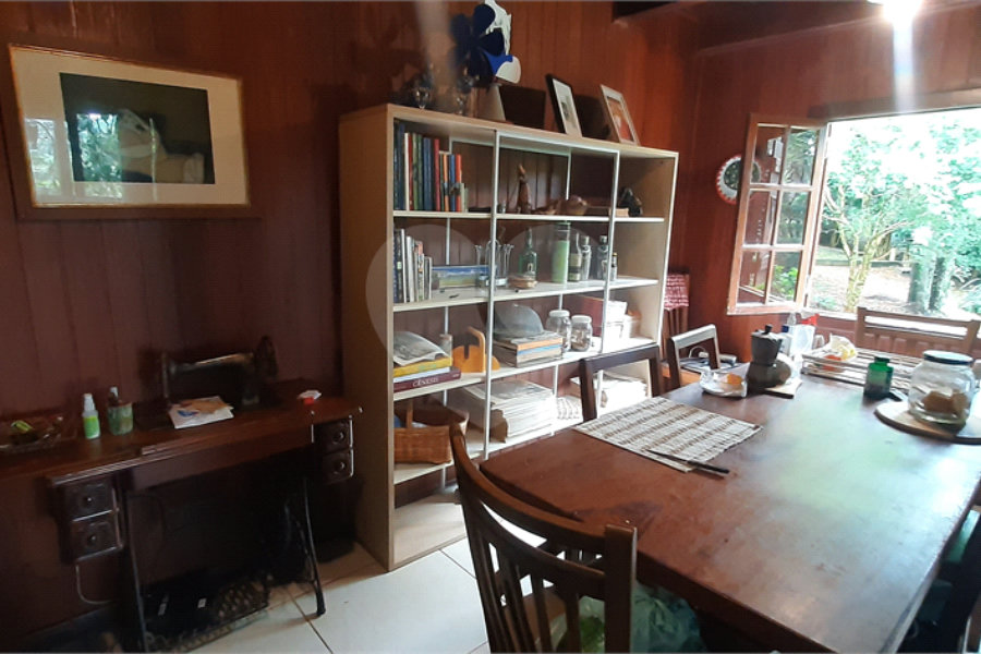 Casa à venda com 4 quartos, sendo 2 suítes, no condomínio Associação Reserva das Hortênsias, Mairiporã - SP