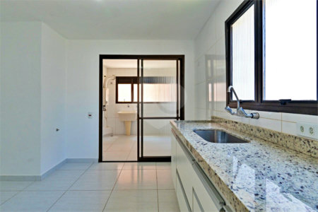 Apartamento à venda com 3 suítes em Campo Belo, São Paulo, SP