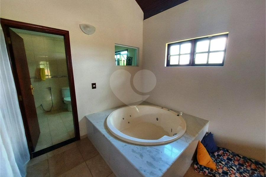 Casa à venda com 5 suítes em Canguera, São Roque, SP
