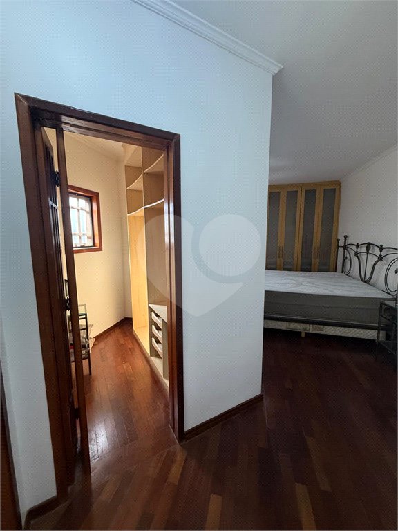 Casa à venda com 4 quartos, sendo 2 suítes,  no condomínio Arujá 5, Arujá - SP