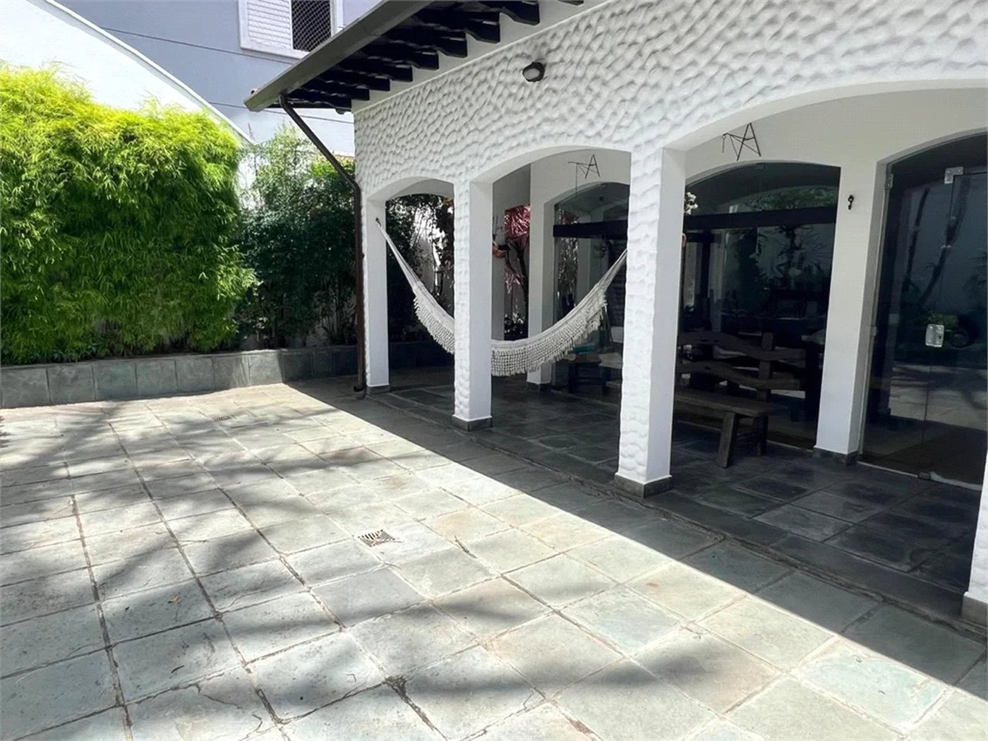 Casa à venda com 5 quartos, sendo 4 suítes, em Parque Maria Helena, São Paulo, SP