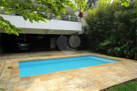 Casa à venda com 3 quartos, sendo 1 suíte, em Guarapiranga, São Paulo, SP
