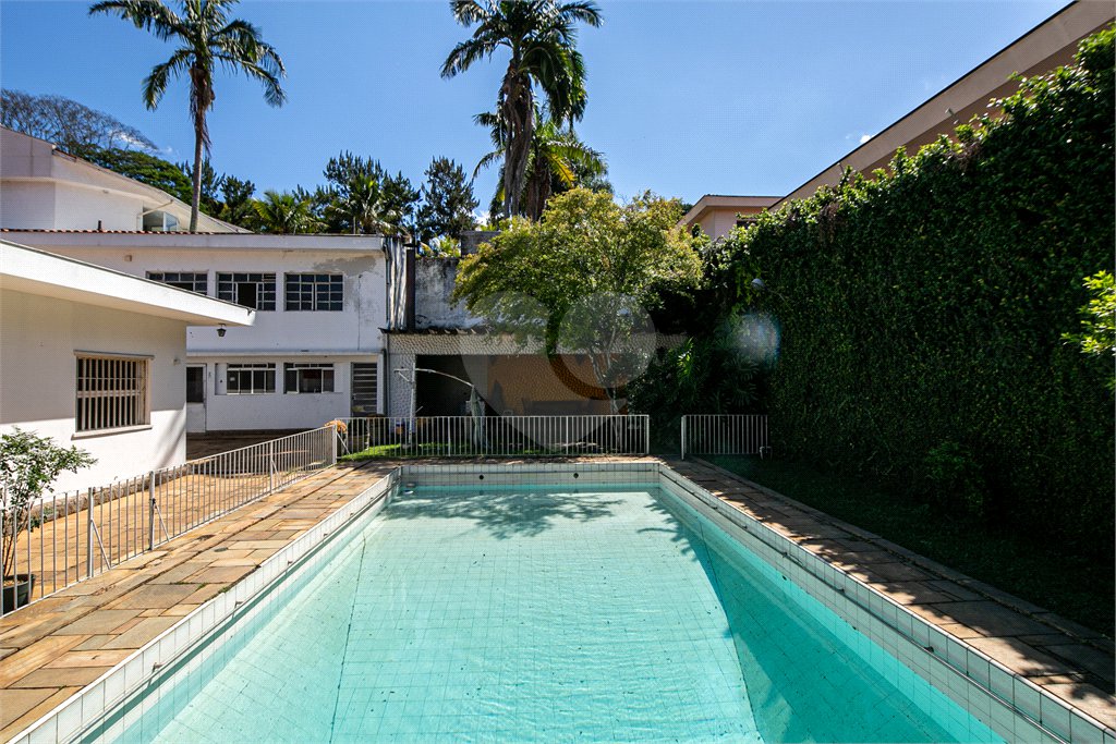 Casa Térrea à venda com 4 quartos, sendo 1 suíte,  em Brooklin Velho, São Paulo, SP
