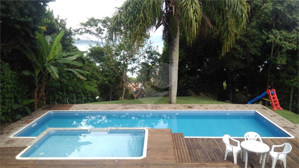 Apartamento à venda com 3 quartos, sendo 1 suíte, em Jurerê, Florianópolis, SC