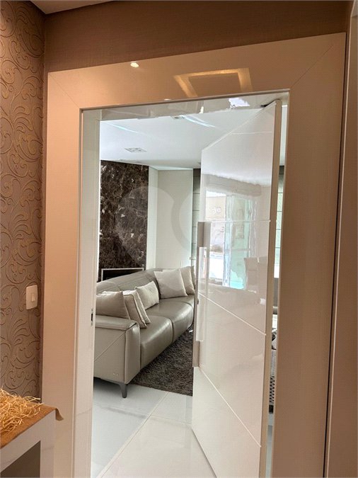 Apartamento à venda com 3 suítes em Vila Suzana, São Paulo, SP