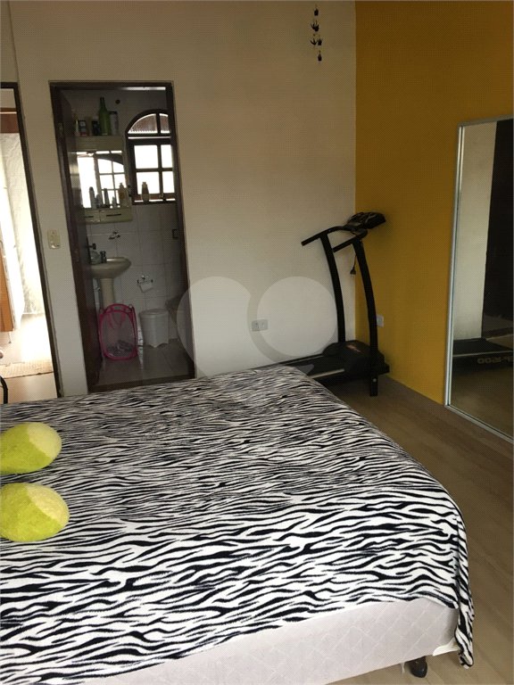 Sobrado à venda com 3 suítes em Vila Nivi, São Paulo, SP