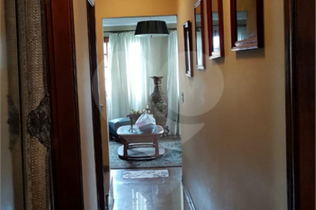 Sobrado à venda com 3 suítes em Vila Gumercindo, São Paulo, SP