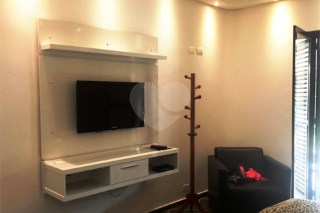 Casa à venda com 8 quartos, sendo 6 suítes,  no condomínio Acapulco, Guarujá - SP