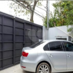 Casa à venda com 4 quartos, sendo 2 suítes, em Vila Gumercindo, São Paulo, SP