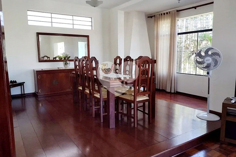 Sobrado à venda com 4 quartos, sendo 1 suíte, em Tremembé, São Paulo, SP