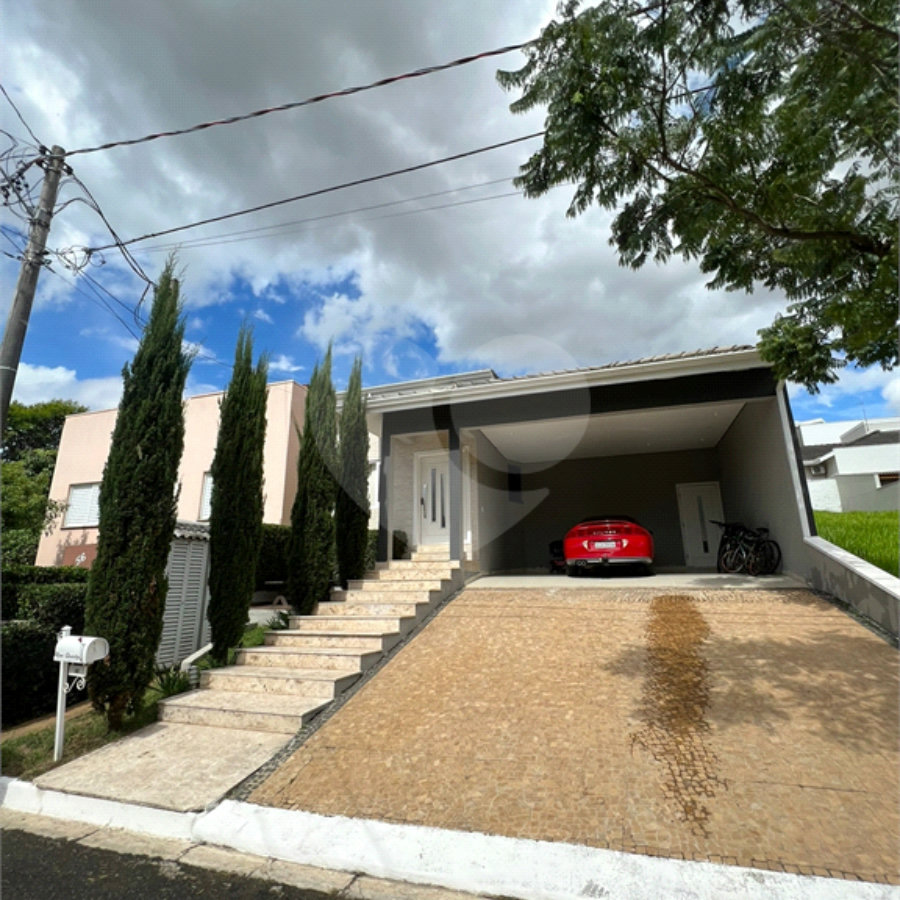 Casa à venda com 3 quartos, sendo 1 suíte, no condomínio Parque do Varvito, Itu - SP