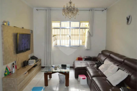 Casa à venda com 3 quartos, sendo 1 suíte,  em Vila Monumento, São Paulo, SP