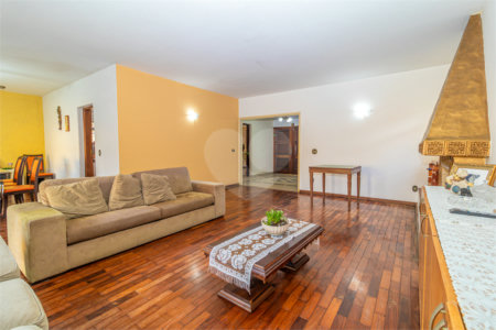 Casa à venda com 3 quartos, sendo 1 suíte, em Interlagos, São Paulo, SP