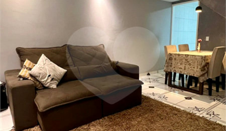 Casa à venda com 2 quartos no condomínio Rubi, Jacareí - SP