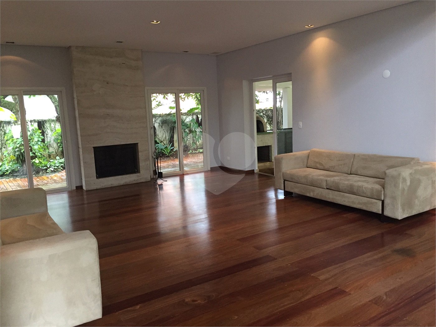 Casa à venda com 4 quartos, sendo 2 suítes, no condomínio Residencial Morumbi, São Paulo - SP