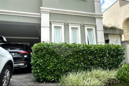 Casa à venda com 4 quartos, sendo 3 suítes,  no condomínio Vila das Flores, São Paulo - SP