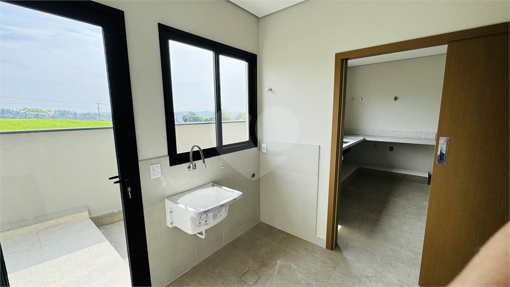 Casa à venda com 3 suítes no condomínio Santa Isabel I, Louveira - SP