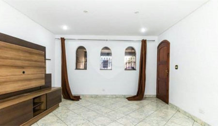 Sobrado à venda com 3 quartos, sendo 1 suíte,  em Vila Gustavo, São Paulo, SP