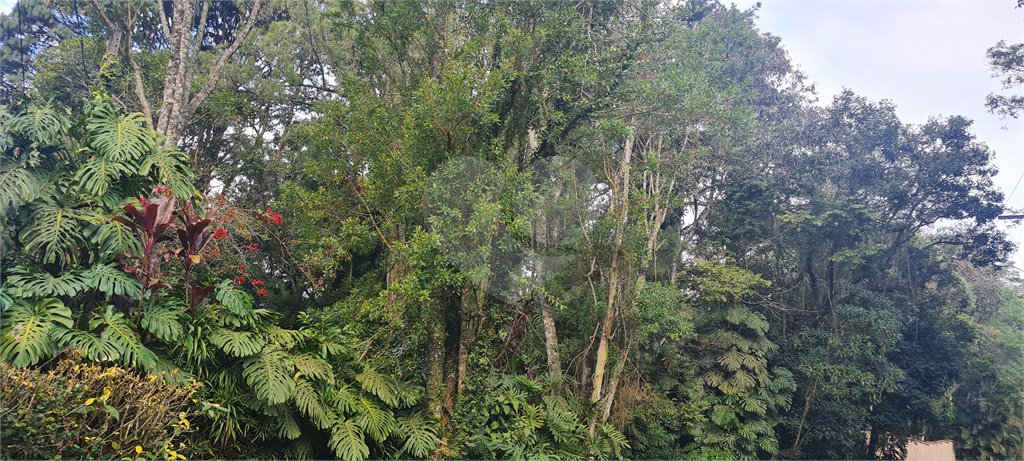 Casa à venda ou para alugar com 3 quartos, sendo 2 suítes, no condomínio Jardim da Montanha I, Mairiporã - SP