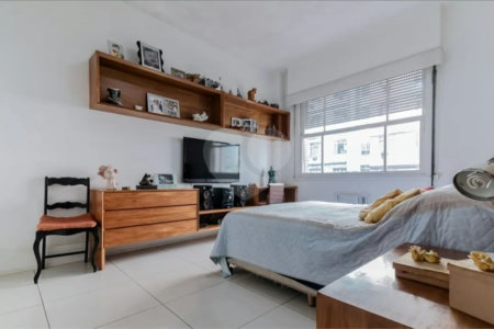 Apartamento à venda com 4 quartos, sendo 1 suíte,  em Copacabana, Rio de Janeiro, RJ