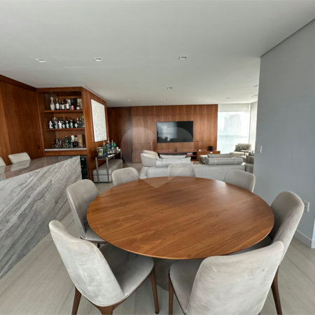 Apartamento à venda com 3 quartos, sendo 2 suítes, em Vila Olímpia, São Paulo, SP