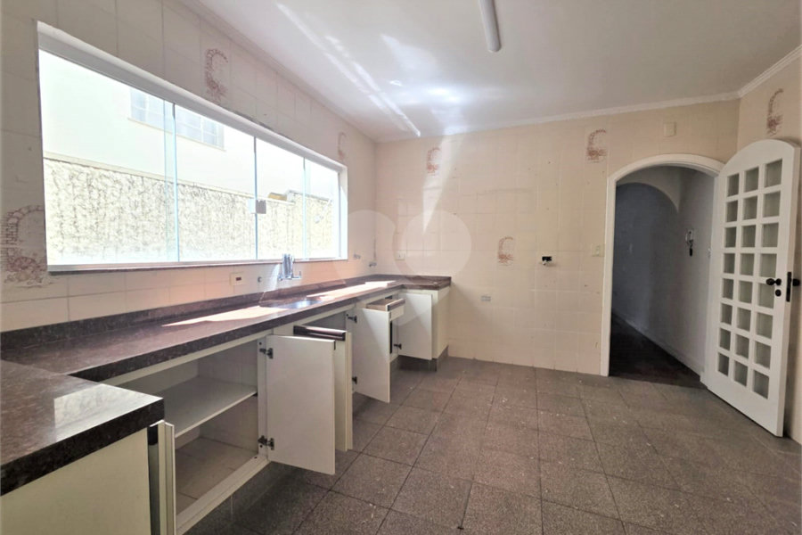 Sobrado à venda ou para alugar com 3 quartos, sendo 2 suítes,  em Vila Lucia, São Paulo, SP