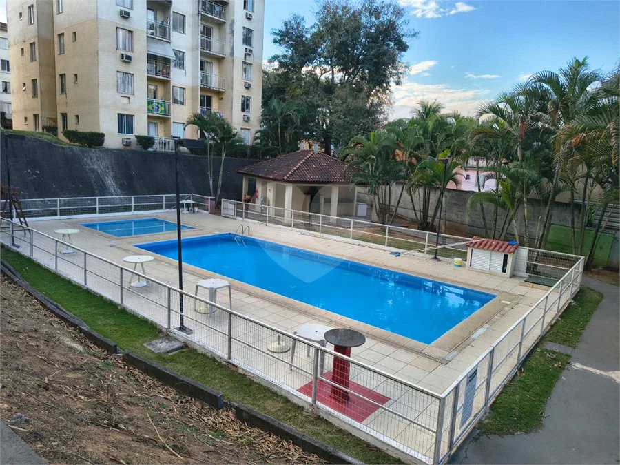 Apartamento de 3 Quartos no Condomínio Rossi – Completo e Pronto para Morar