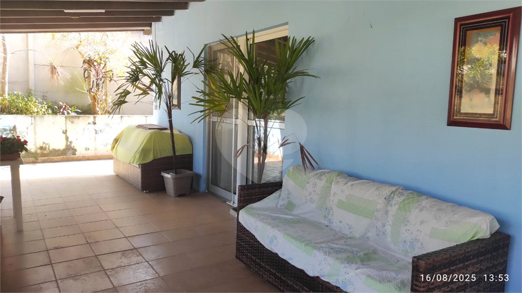 Casa à venda com 3 quartos, sendo 1 suíte, no condomínio Alpes Douro, Bom Jesus dos Perdões - SP