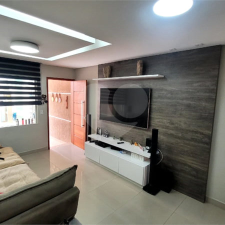 Sobrado à venda com 3 quartos, sendo 1 suíte, em Vila Nivi, São Paulo, SP