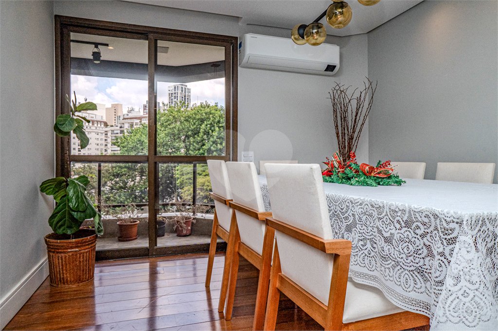 Apartamento à venda com 4 quartos, sendo 3 suítes, em Perdizes, São Paulo, SP