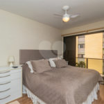 Apartamento à venda com 3 quartos, sendo 1 suíte, em Moema, São Paulo, SP