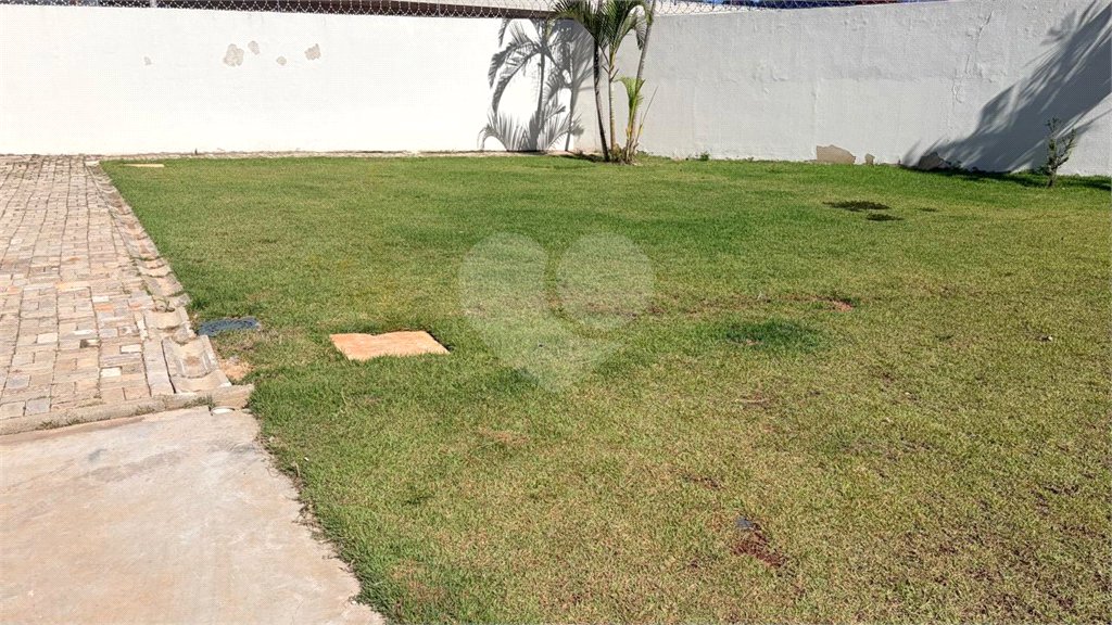Casa à venda com 3 quartos, sendo 1 suíte, no condomínio Residencial Américo de Figueiredo, Sorocaba - SP