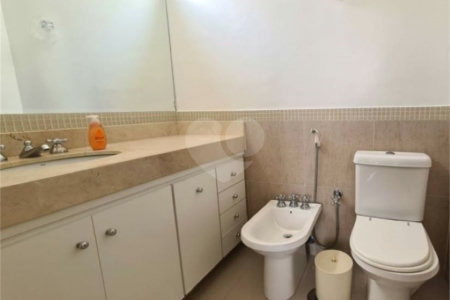Apartamento à venda com 3 quartos, sendo 1 suíte, em Vila Uberabinha, São Paulo, SP