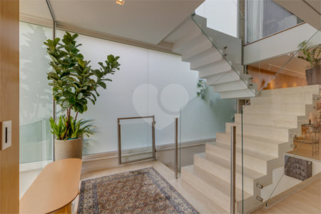 Casa à venda com 3 suítes no condomínio Residencial Canumã, São Paulo - SP