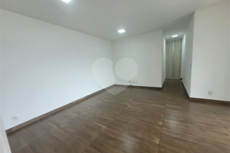 Apartamento à venda com 3 quartos, sendo 1 suíte, em Barra Funda, São Paulo, SP